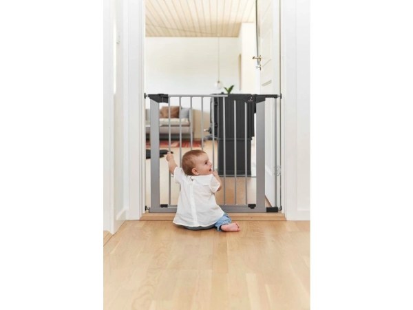 549-1_70117-babydan-asta-silver-with-1-ext-girl-grabs-gate-s8